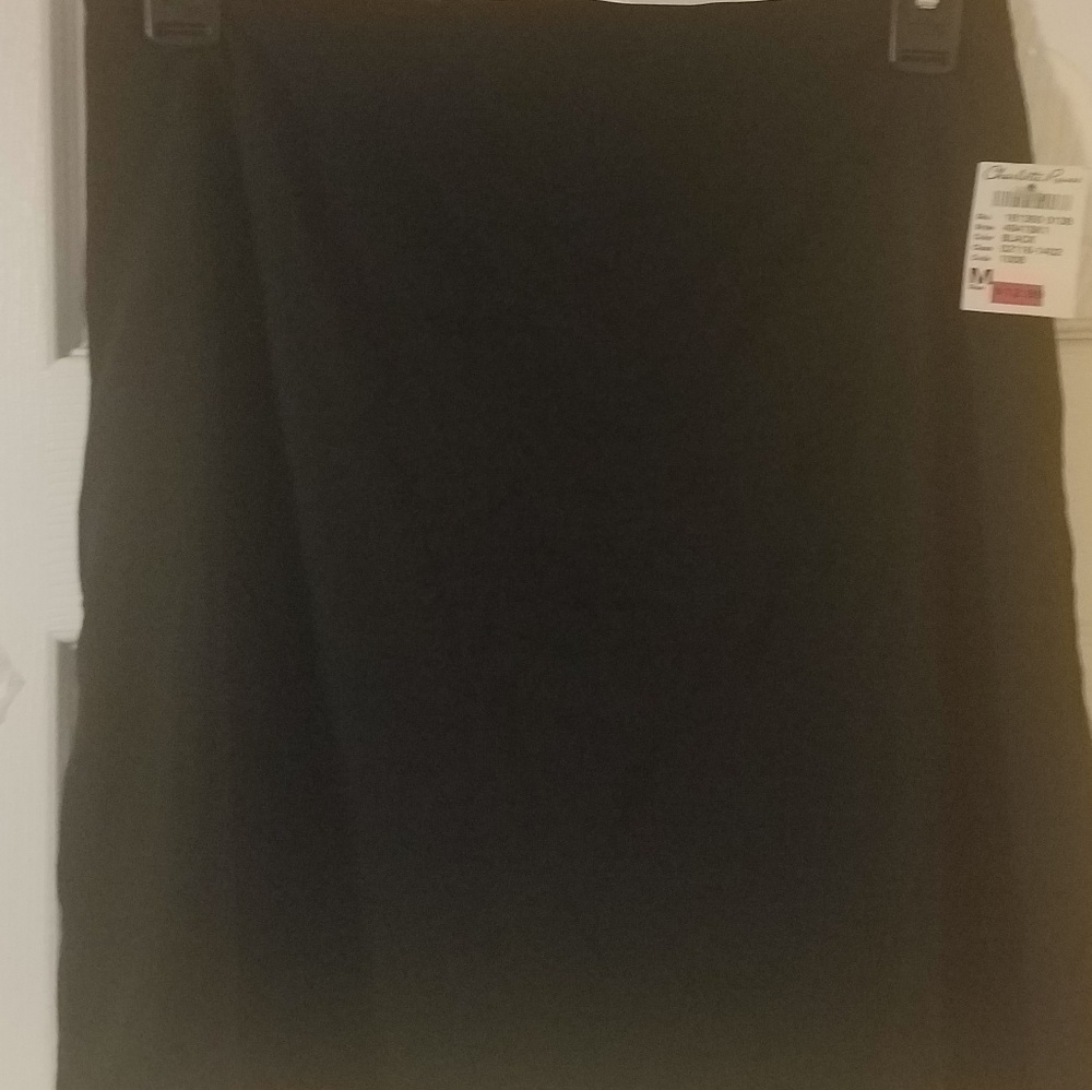 🚫🚫SOLD🚫🚫~• NWT•~ Black Skirt W/ Slit on Side